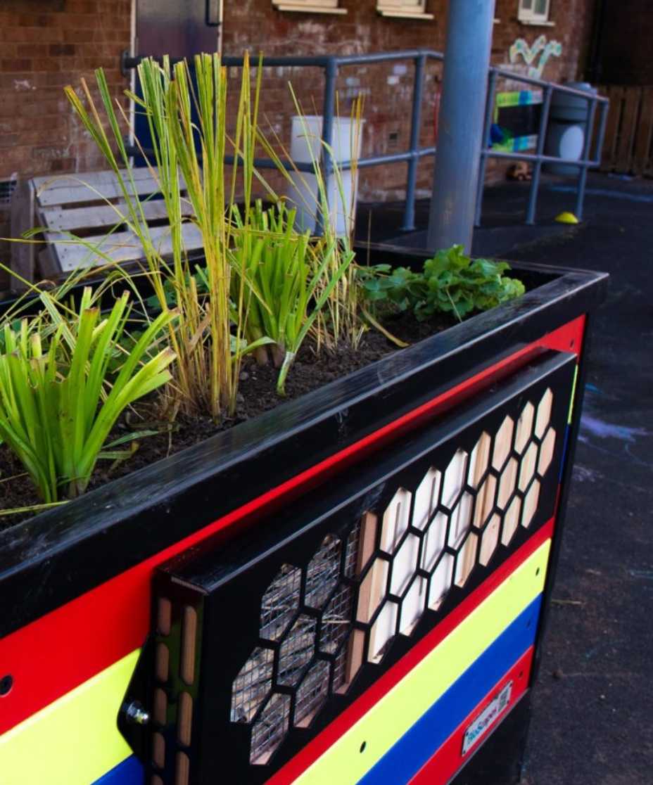 SuDS construction of a planter