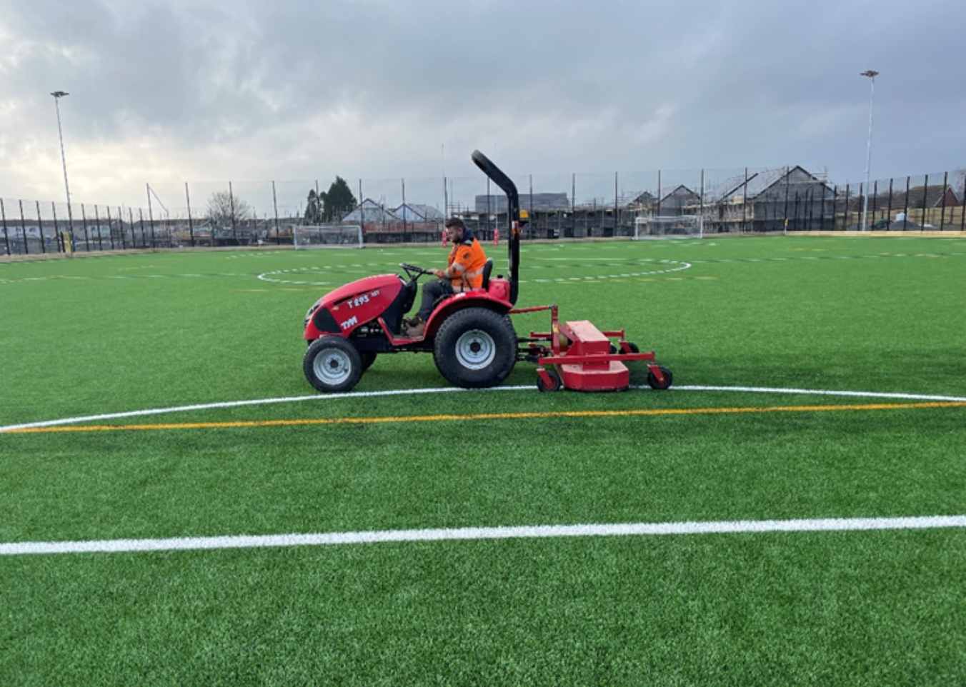 3g pitch carpet brush